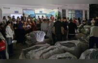 文旅局副局长直播间涌入大量游客求房，甘肃武都连夜腾出1600间校舍免费安置