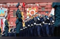 红场阅兵将停火3天，普京把球踢给泽连斯基