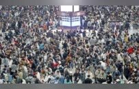 网红的五一朋友圈，用命换的