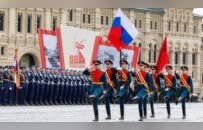 朝方领导人不在红场，普京还是给足了排面，五名朝鲜将官挨个接见