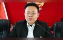 设宴送礼为乡长等2人“饯行”，乡党委书记安排向47人摊派7000余元