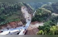 江西一国道因强降雨发生塌方，现场画面曝光