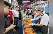 鸡西冷面辣菜暨名优产品哈尔滨推介会在西城红场举行 百余种特色好物亮相冰城