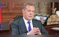 美国没想到，伊朗反击如此之快，俄高官爆料，有国家送伊朗核弹头