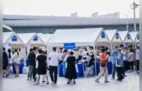 徐州经开区：“人才夜市”点亮就业新场景