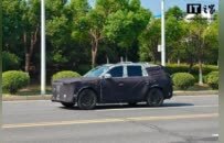 岚图旗舰全尺寸六座SUV谍照曝光：搭载华为高阶驾驶辅助系统，年内发布