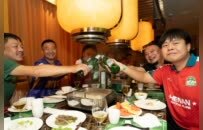 中国足球属于谁？一场特别的球迷大会给出了答案