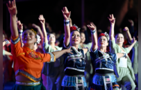 巴渝村舞燃动长江岸 涪陵美心红酒小镇演绎和美乡村新风尚