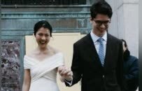 纪梵希家族迎来了韩裔新娘，婚纱竟没选纪梵希！