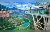 当年轻人爱上“窝囊游”