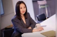 从百元到大牌，《新闻女王2》的职场穿搭，每种预算都能找到参考