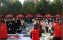 兔子不只可爱还可“啃” 看河南农大文化节的这场产业破壁之旅