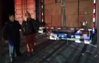 萍乡查处两起烟花爆竹非法运输案件 李某、何某某被拘