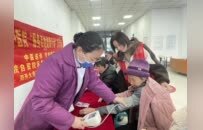 西湖街道绿地社区开展“中医护航健康  社区传递幸福”中医义诊活动