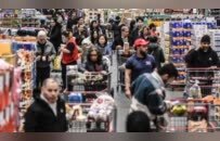 特朗普用关税“抢劫”企业，数十家美企一纸诉状告上法庭