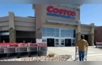 特朗普用关税“抢劫”企业，数十家美企一纸诉状告上法庭