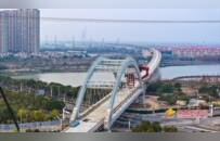 南昌隆兴大桥预制箱梁全部架设完成（图）