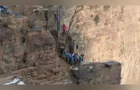 男子徒步从百余米高崖坠落当场遇难，现场曝光