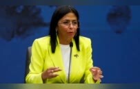 掌权24小时后，委代总统发声，一句话激起千层浪，特朗普遭报应了