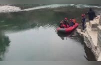 26岁男子跳桥身亡：办婚礼不足一月和女方分手，事发前两天起诉返还彩礼案刚开庭