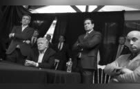 特朗普发布观看美军对委军事行动照片