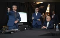 特朗普发布观看美军对委军事行动照片