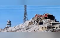 一波惊艳壁纸来袭！雪后泰山宛如琉璃仙境