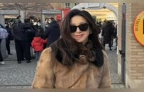 朱珠太敢穿了吧！豹纹毛毛外套+红裤子复古辣妹范儿绝了