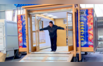 山东人已经把小吃车打造成末日堡垒了