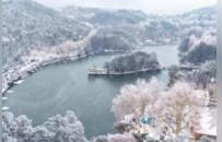 庐山：雪景醉游人（图）