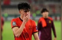 失落…赛后U23国足图集：李昊掩面，王钰栋、胡荷韬、彭啸坐在地上