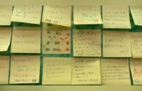 旅日大熊猫最后一天开放参观，大批民众前往送别，留言写满整面墙