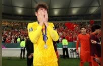 失落…赛后U23国足图集：李昊掩面，王钰栋、胡荷韬、彭啸坐在地上