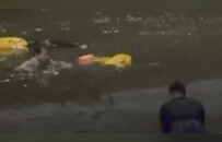 两小伙凌晨双双落水，男子冒险冰面匍匐施救