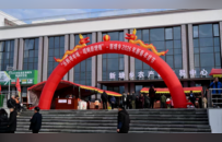 九江柴桑区新塘乡2026年新春年货节热闹启幕