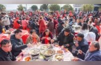 湖北一村连续5年请全村800多位村民吃团年宴