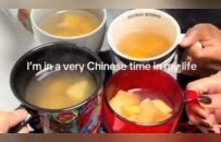 纽约时报：喝热水、逛亚超，美国年轻人为何想“成为中国人”？