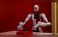 春晚揭秘：首个会干活儿的机器人，藏着五大绝活儿