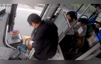 路遇货车起火 宜春公交司机“秒停”拎起灭火器就冲了过去……