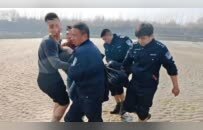 老人误入江滩深处被困整夜：是以前和妻子每天走的路