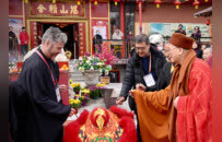 万灯映月圆 慈心暖人间：加拿大湛山精舍举行元宵送暖活动