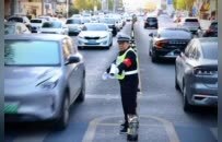 在徐州云龙，这一句“可以过了”，他喊了17年