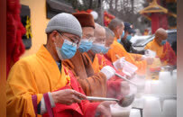 万灯映月圆 慈心暖人间：加拿大湛山精舍举行元宵送暖活动