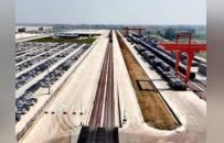 从车间“直通”全世界，郑州国际陆港让比亚迪汽车“零等待”