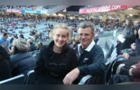 新西兰“完美寄宿家庭”下套性侵16岁女孩！隐忍12年，杀回来讨公道