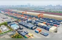 从车间“直通”全世界，郑州国际陆港让比亚迪汽车“零等待”