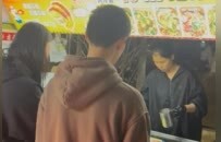 南昌听障夫妻摆摊“靠自己的双手赚钱，自食其力更踏实”