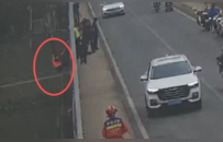 会昌一对母子落水，身为辅警的他义无反顾纵身一跃