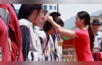 退役体操冠军，直播“擦边”之后