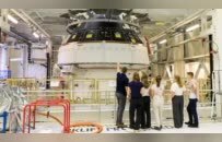 人类50多年后重返月球轨道：美“阿尔忒弥斯二号”发射成功，宇航员出发前给女儿留遗嘱